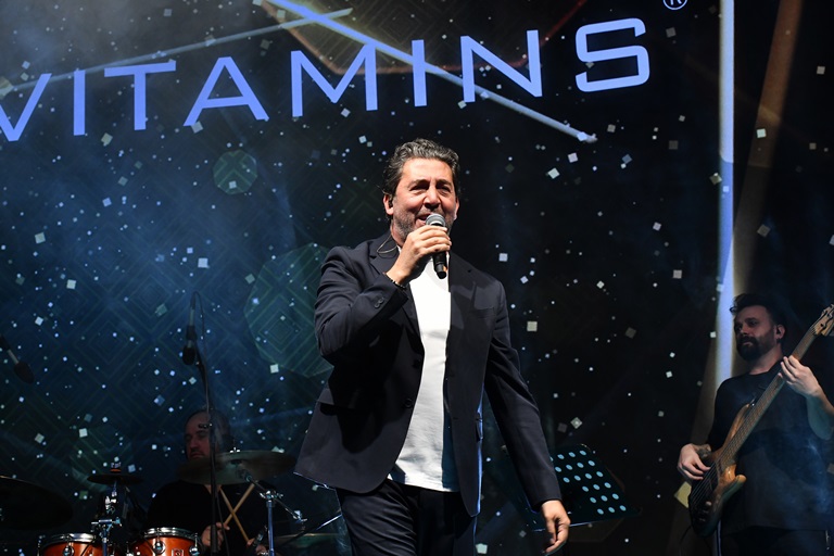 Bo�az�da �Mutluluk� Temal� ��k TabVitamins Lansman�